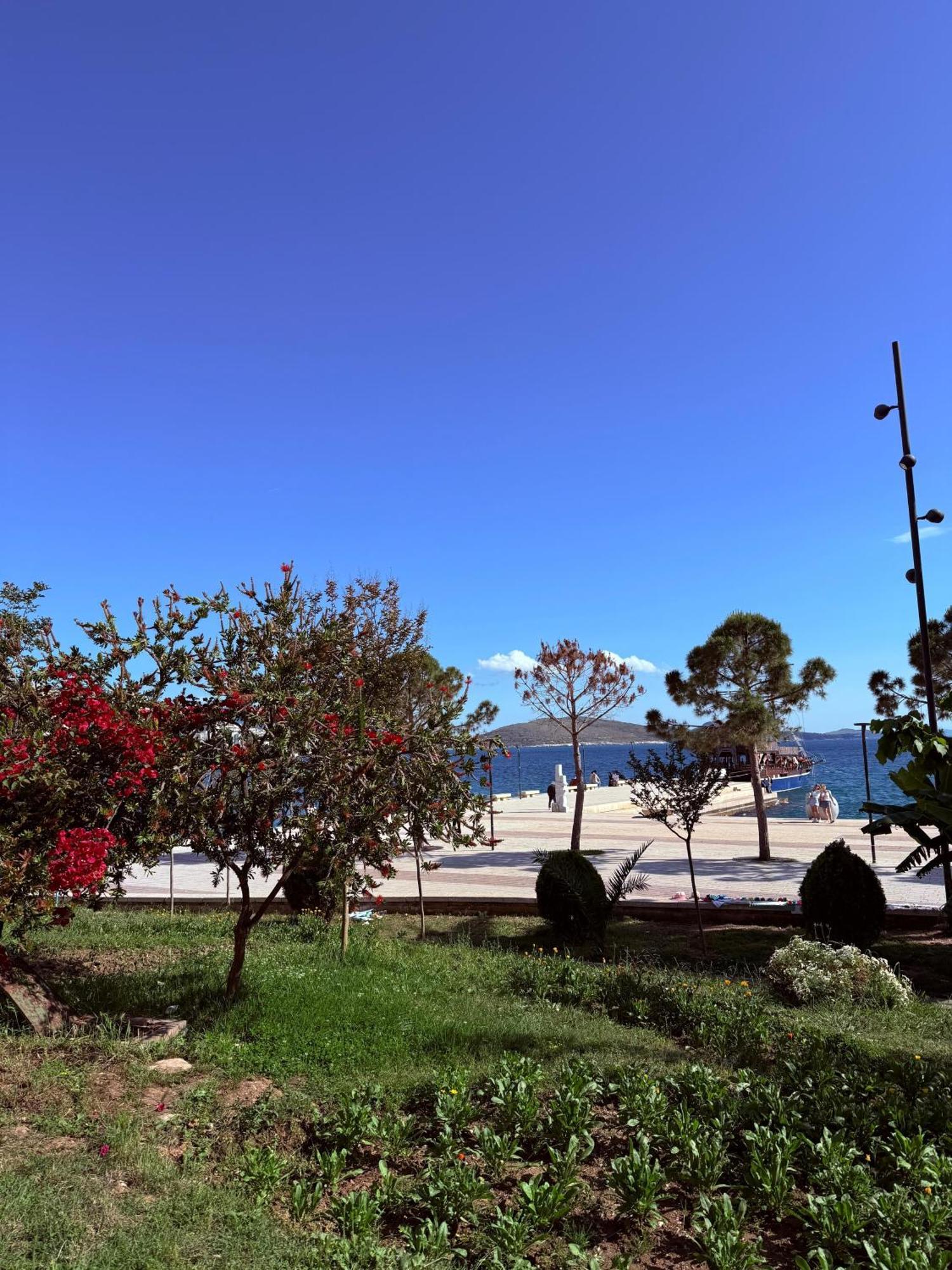 Blue Deluxe * Sarandë